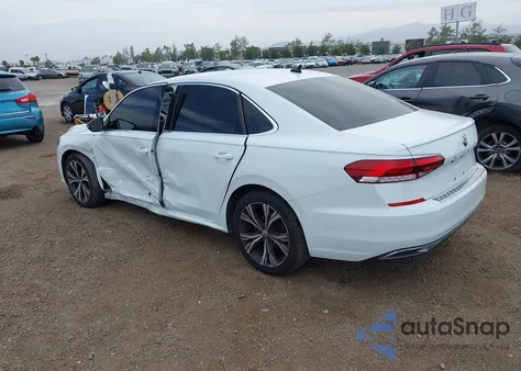2022 Volkswagen Passat 2.0T Se z USA, uszkodzony, nr VIN 1VWSA7A37NC005397